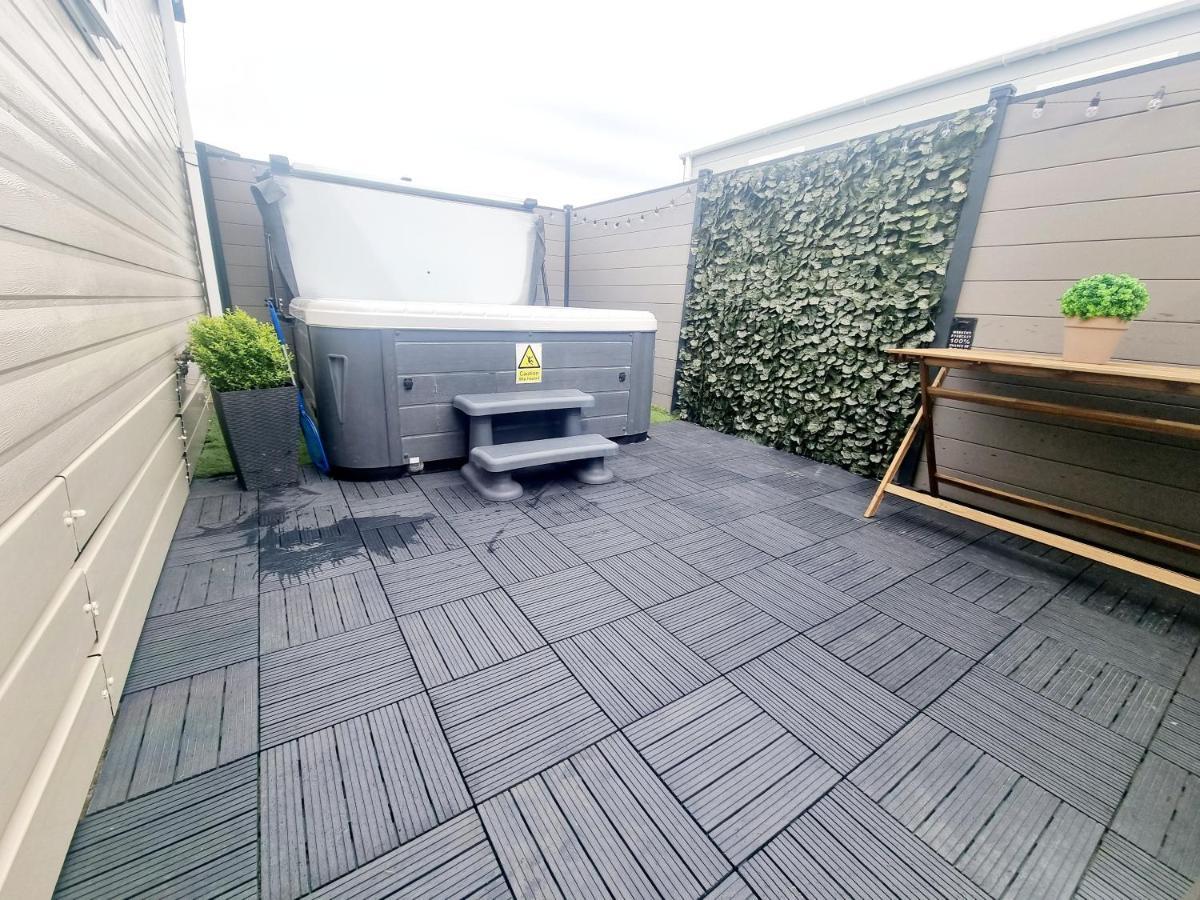Apple Tree Lodge Hot Tub 3 Bedroom 2 Bars 莫珀斯 外观 照片