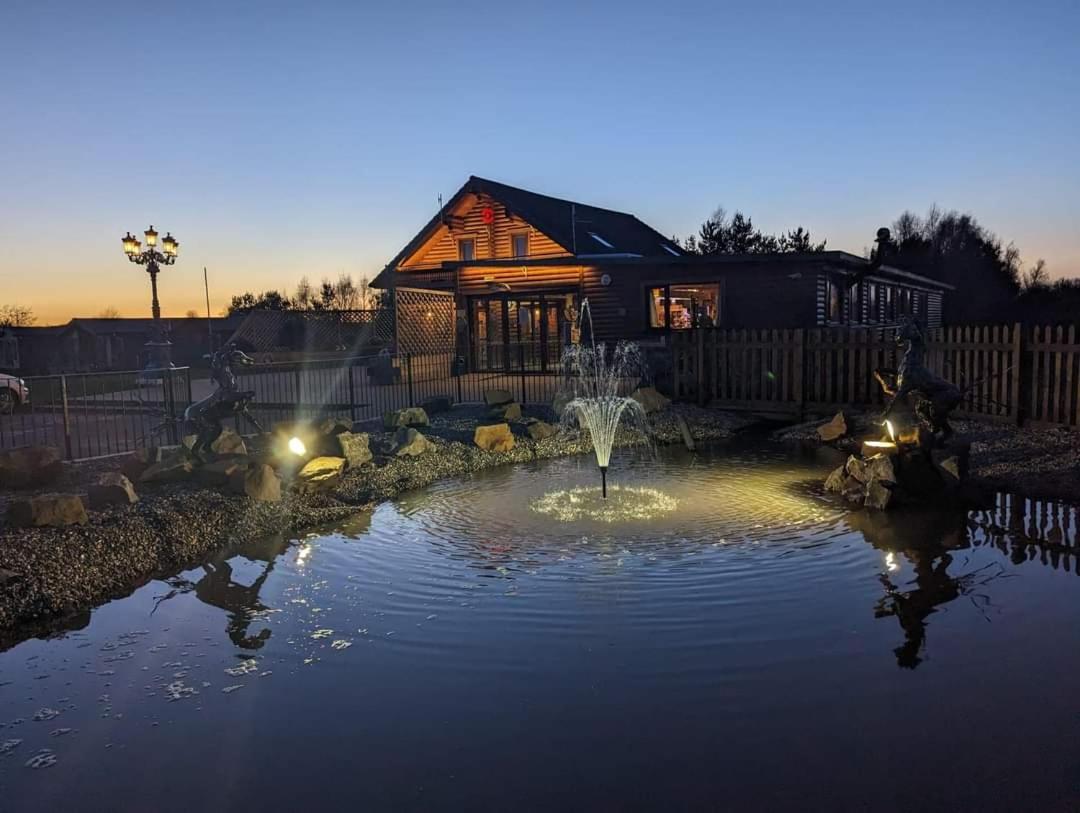 Apple Tree Lodge Hot Tub 3 Bedroom 2 Bars 莫珀斯 外观 照片